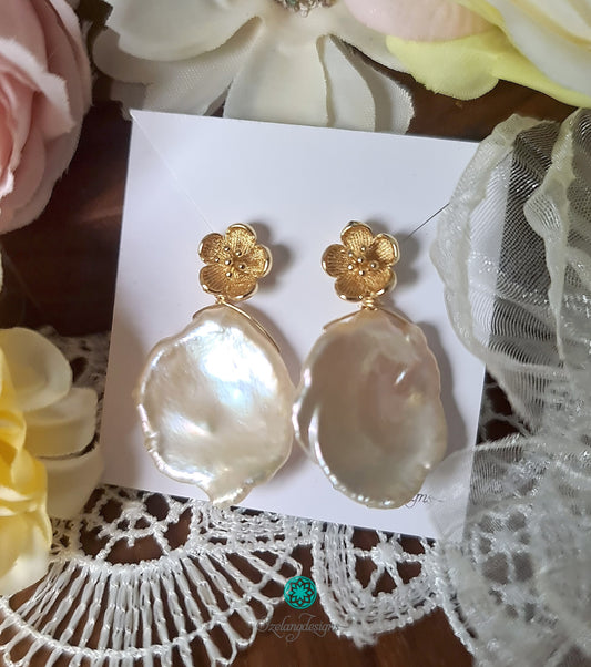 Detachable Keshi Pearls with Flower Ear Stud- EG461