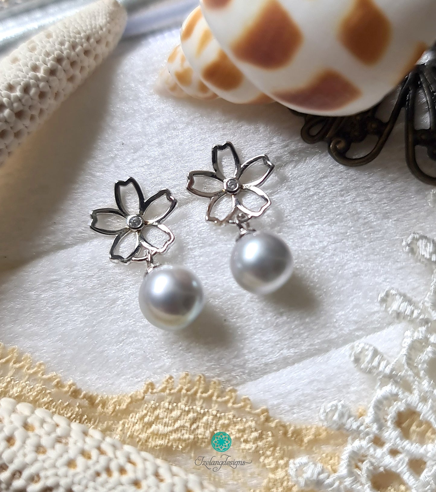 6.5-7mm Light Grey Round Akoya Pearls with Flower Motif Short Dangle Earring-EGM119