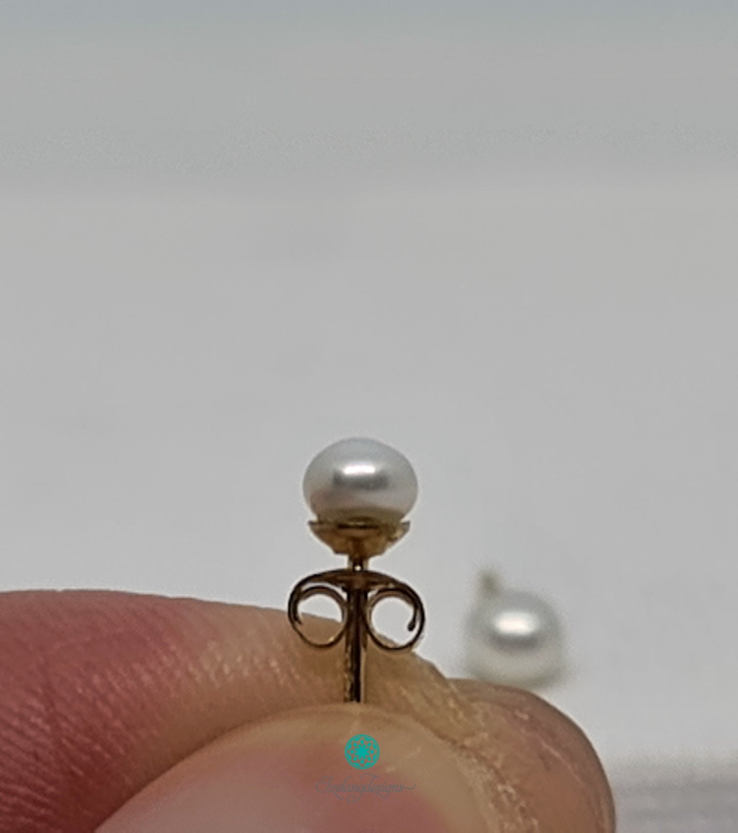 3mm White AAA Freshwater Pearls Button-EGM015