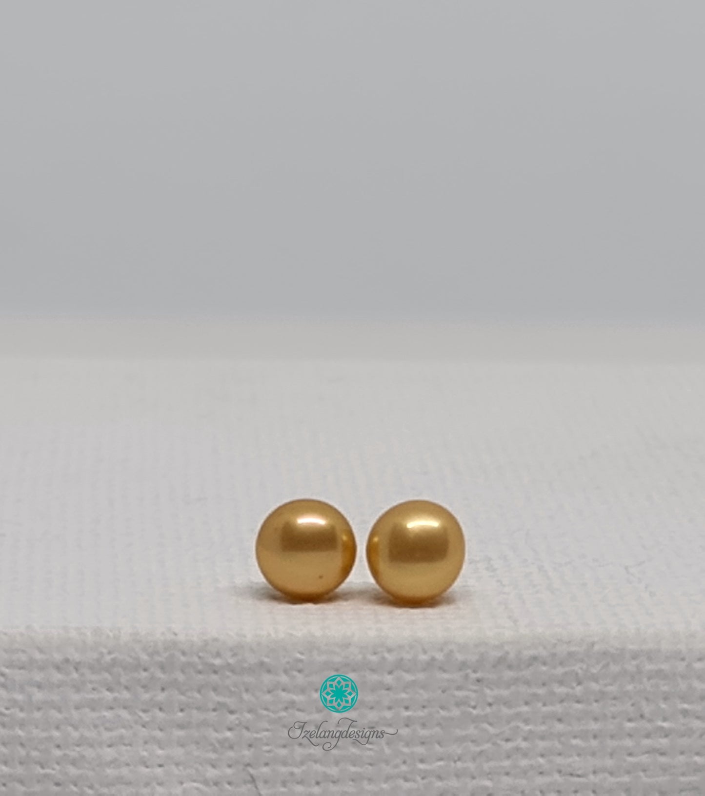 4-4.5mm Natural Freshwater Pearl Button Stud Earrings Golden Yellow-EGM053