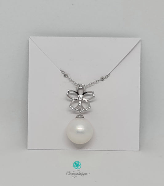 9-9.5mm Round White Akoya Pearl with Flower Motif Pendant and 925 Sterling Silver Chain-NE346